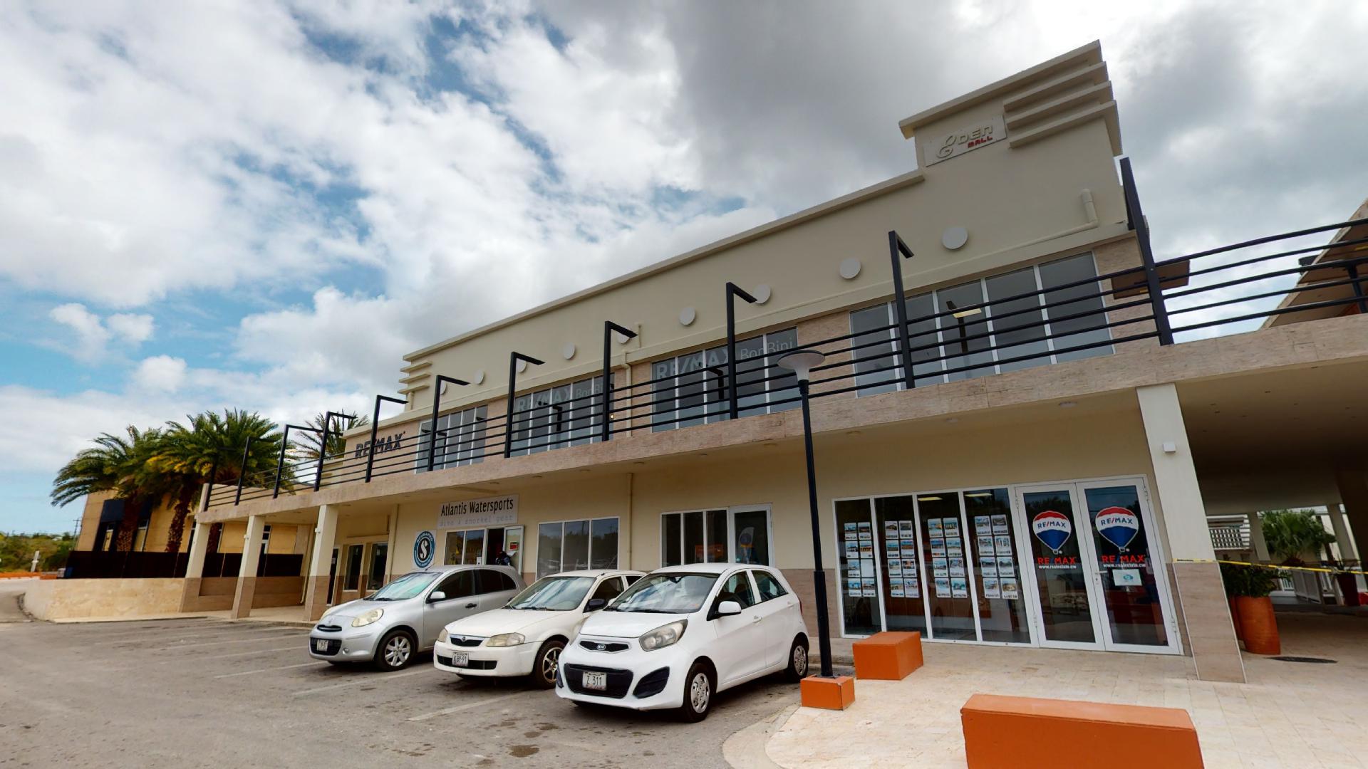 The biggest and best real estate office in Curacao RE/MAX BonBini